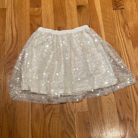 Girls size 6-7 winter white sequin skirt - Picture 1 of 3